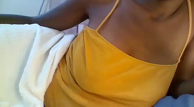 Snapshot of Ebony_maffin chatting on 02/10/25, 03:21 Ebony maffin online show from 02/10/25, 03:21