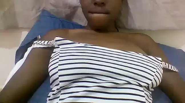 Snapshot of Ebony_maffin chatting on 02/13/25, 01:48 Ebony maffin online show from 02/13/25, 01:48