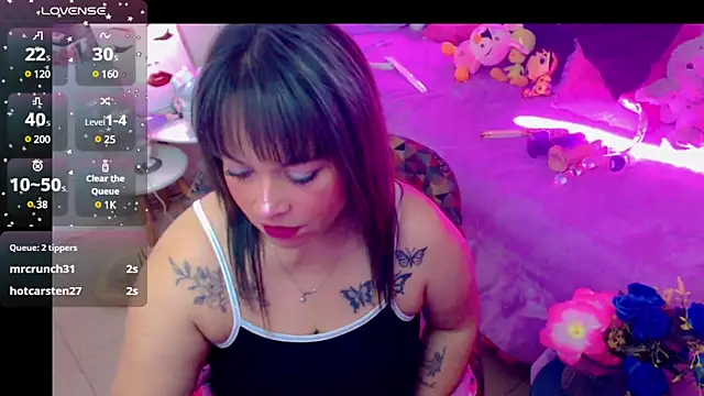 Snapshot of martina_bk chatting on 01/15/25, 02:17 martina bk online show from 01/15/25, 02:17