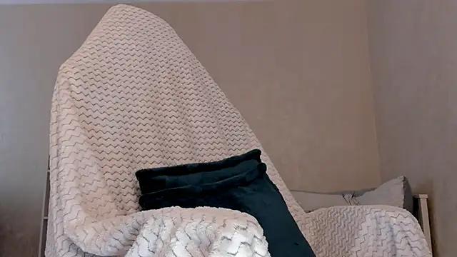 Britney Ross online show from 03/04/25, 06:37