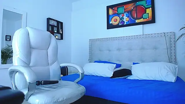 Chiqui milk  online show from 02/28/25, 05:26