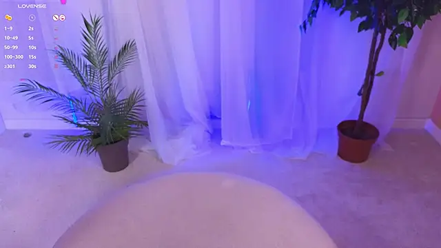 Snapshot of Mia_Cheers chatting on 01/23/25, 04:37 Mia Cheers online show from 01/23/25, 04:37