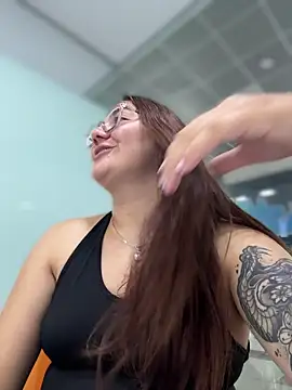 isarhodes  online show from 10/27/25, 03:49