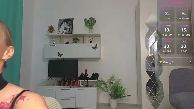 Snapshot of Molliblum chatting on 06/03/26, 02:19 Molliblum online show from 06/03/26, 02:19