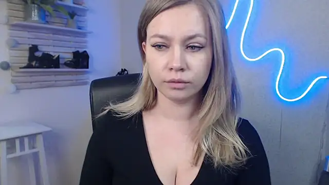 holly xglam online show from 01/03/25, 10:52