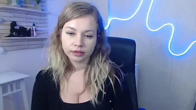 holly xglam online show from 01/14/25, 09:13