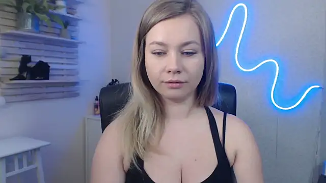 holly xglam online show from 01/21/25, 06:33