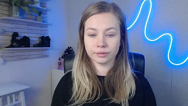 holly xglam online show from 02/10/25, 01:35