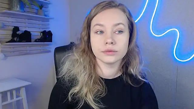 holly xglam online show from 02/11/25, 01:31