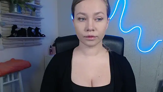 holly xglam online show from 02/27/25, 12:10