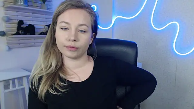 holly xglam online show from 03/17/25, 05:23