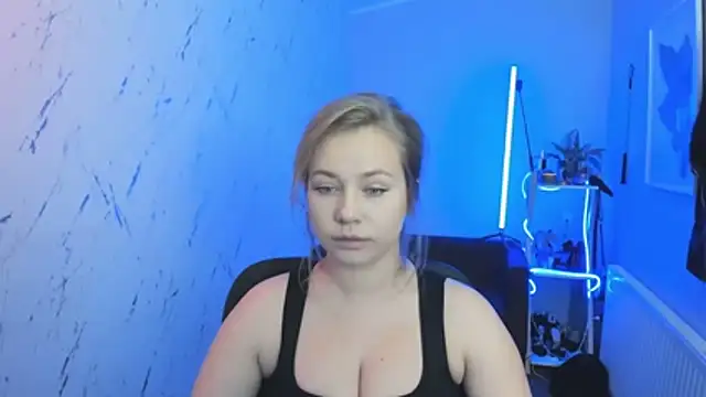 holly xglam online show from 10/13/25, 04:51