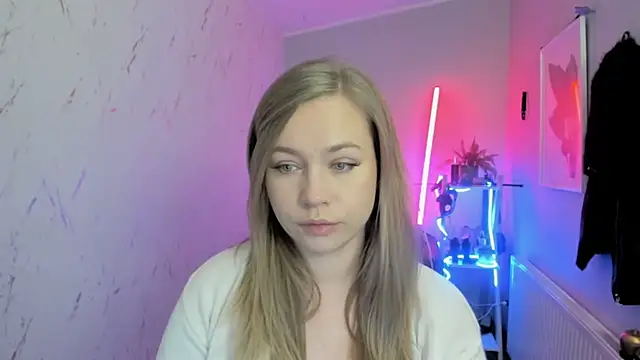 holly xglam online show from 11/20/25, 08:52