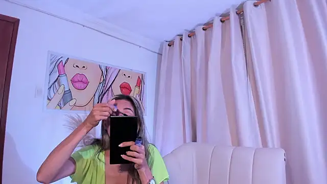 SkiinnyAna online show from 03/21/26, 07:39