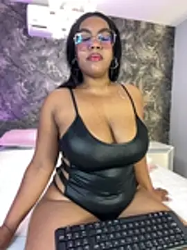 Esmeralda Duarte online show from 07/12/26, 03:41