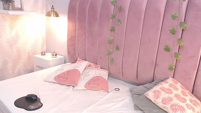 LeenaBrown online show from 02/21/25, 07:10