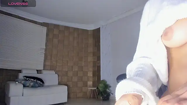 Lissalittlee online show from 11/17/25, 08:03