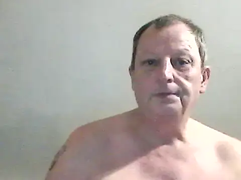 Snapshot of chubbybear2cum chatting on 12/10/24, 12:06 chubbybear2cum online show from 12/10/24, 12:06