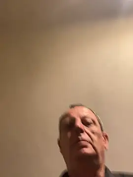 Snapshot of chubbybear2cum chatting on 09/20/25, 03:40 chubbybear2cum online show from 09/20/25, 03:40