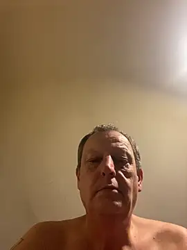 Snapshot of chubbybear2cum chatting on 11/08/25, 05:40 chubbybear2cum online show from 11/08/25, 05:40