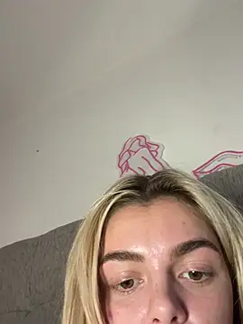 IrishTeenBarbie69 online show from 02/08/25, 10:29