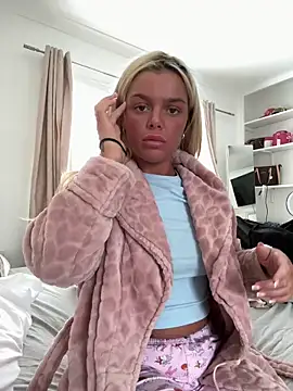 IrishTeenBarbie69 online show from 04/03/26, 10:46