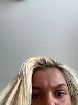 IrishTeenBarbie69 online show from 04/05/26, 10:56