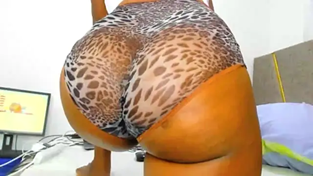 Natasha Spencer online show from 11/27/25, 10:45