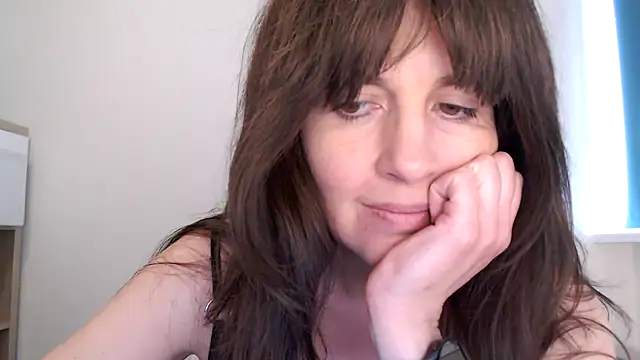 Ella Next Door online show from 03/17/26, 03:26