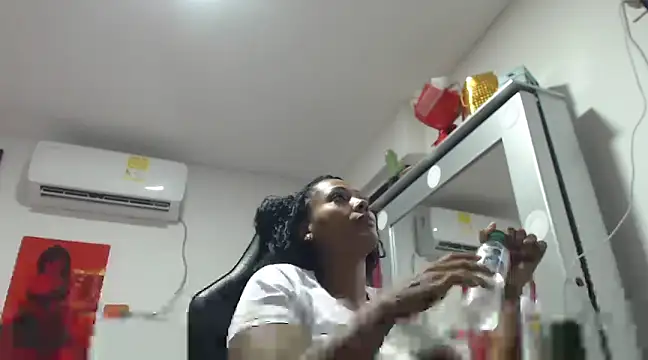 Snapshot of CandyBlackFunXXX chatting on 03/11/25, 05:46 CandyBlackFunXXX online show from 03/11/25, 05:46