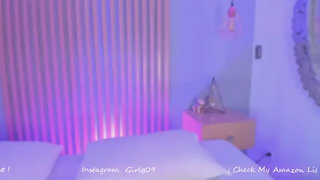 aisha h  online show from 09/17/25, 08:43