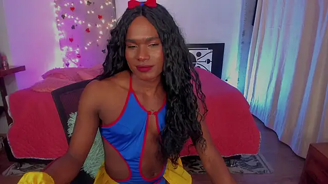 Snapshot of blackbarbietrans chatting on 01/21/25, 04:43 blackbarbietrans online show from 01/21/25, 04:43