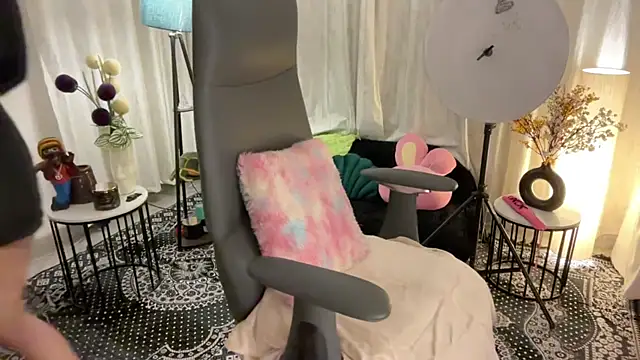 Unique-Beauty online show from 03/22/25, 02:47