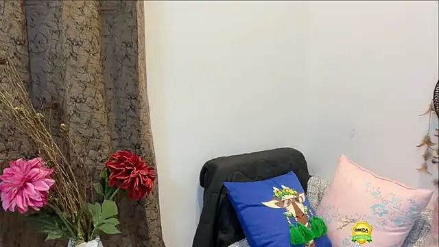 Unique-Beauty online show from 09/25/25, 04:43