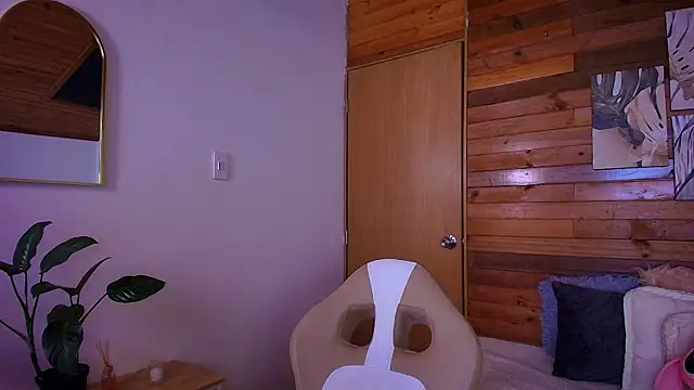 amber curly online show from 05/07/26, 07:19