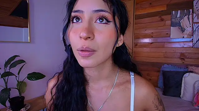 amber curly online show from 05/30/26, 06:16