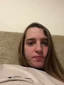 Snapshot of EvieRoseex chatting on 03/07/25, 10:32 EvieRoseex online show from 03/07/25, 10:32