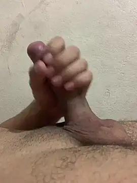 Snapshot of rodrig3105 chatting on 03/19/25, 10:42 rodrig3105 online show from 03/19/25, 10:42