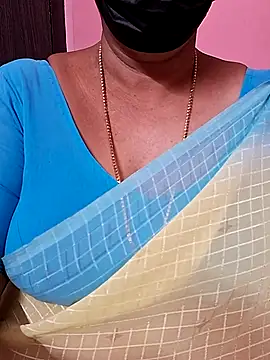 ananya956 online show from 09/28/25, 04:01