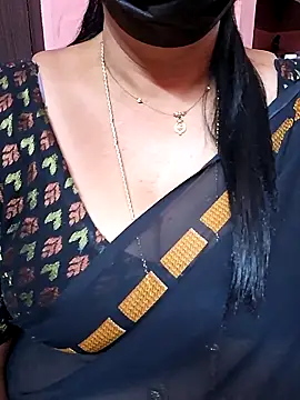 ananya956 online show from 10/18/25, 04:30