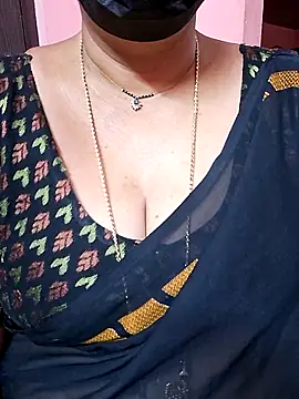 ananya956 online show from 11/17/25, 01:22