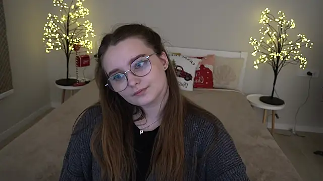 MagicPeachh  online show from 01/06/25, 05:59