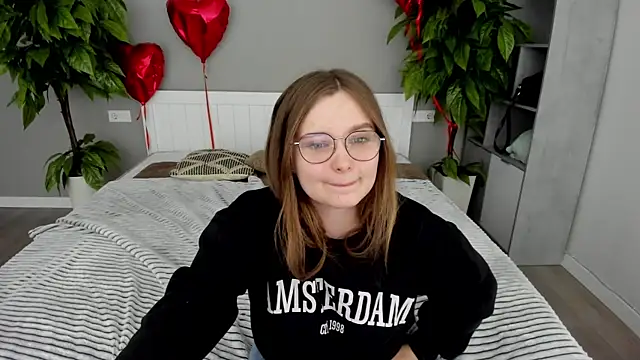 MagicPeachh  online show from 03/17/25, 08:30