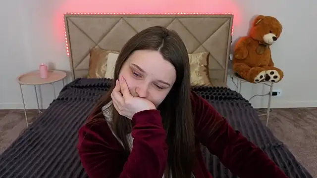 MagicPeachh  online show from 04/22/26, 06:49