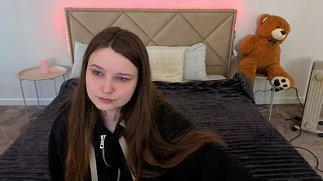 MagicPeachh  online show from 04/24/26, 06:49