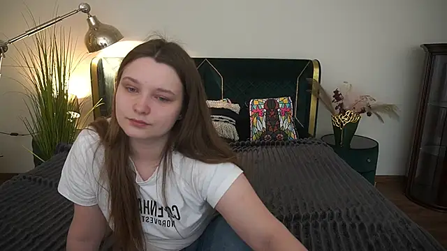 Snapshot of MagicPeachh_ chatting on 05/26/26, 05:47 MagicPeachh online show from 05/26/26, 05:47