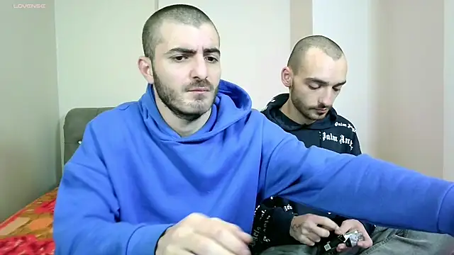 Snapshot of Barney_Tedd chatting on 12/31/24, 02:25 Barney Tedd online show from 12/31/24, 02:25