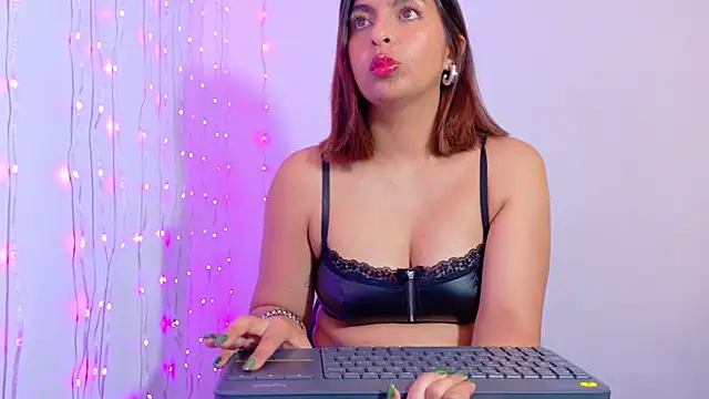 Snapshot of im_anna_ chatting on 09/26/25, 10:47 im anna  online show from 09/26/25, 10:47