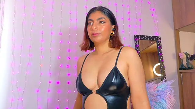 im anna  online show from 12/17/25, 04:02