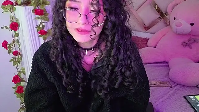 Snapshot of CherieCurl chatting on 05/07/26, 02:50 CherieCurl online show from 05/07/26, 02:50
